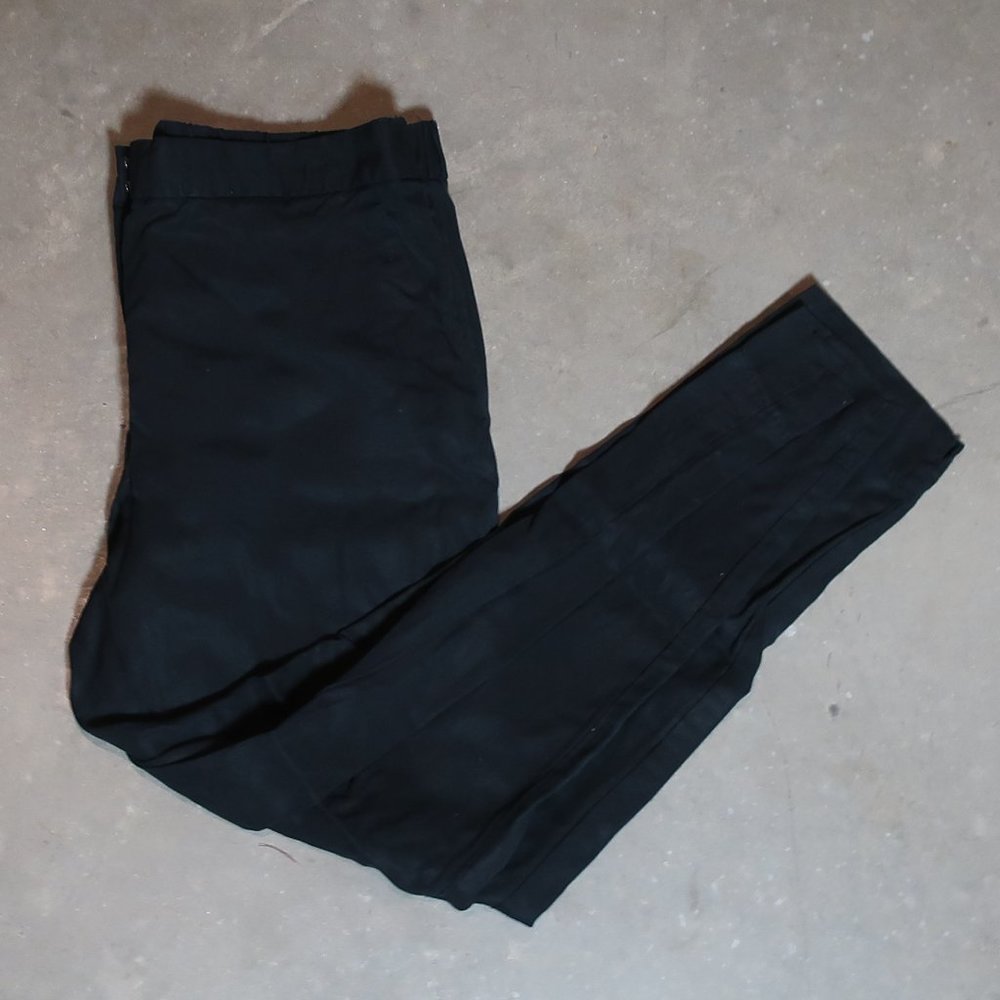 Gap. Women's 8. Casual Pants. Black